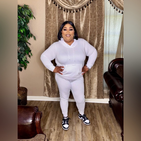 White Fleece Pullover Sweatsuit - Picture 3 of 3